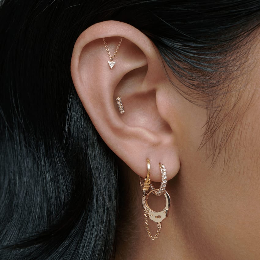 Invisible Set Triangle Diamond Drape Threaded Stud Earring White Gold 3mm Horizontal