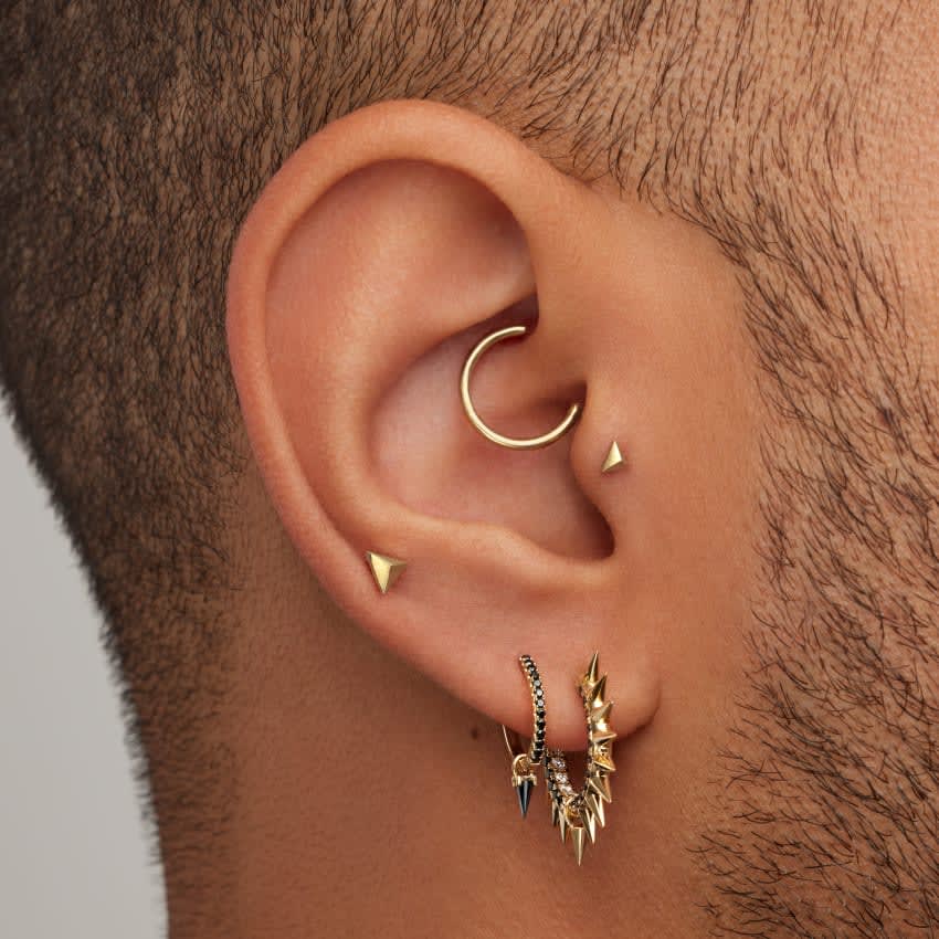 Metal Mohawk with Black and White Diamond Pavé Hoop Earring Yellow Gold 11mm