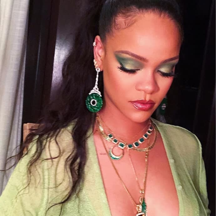 Rihanna 4